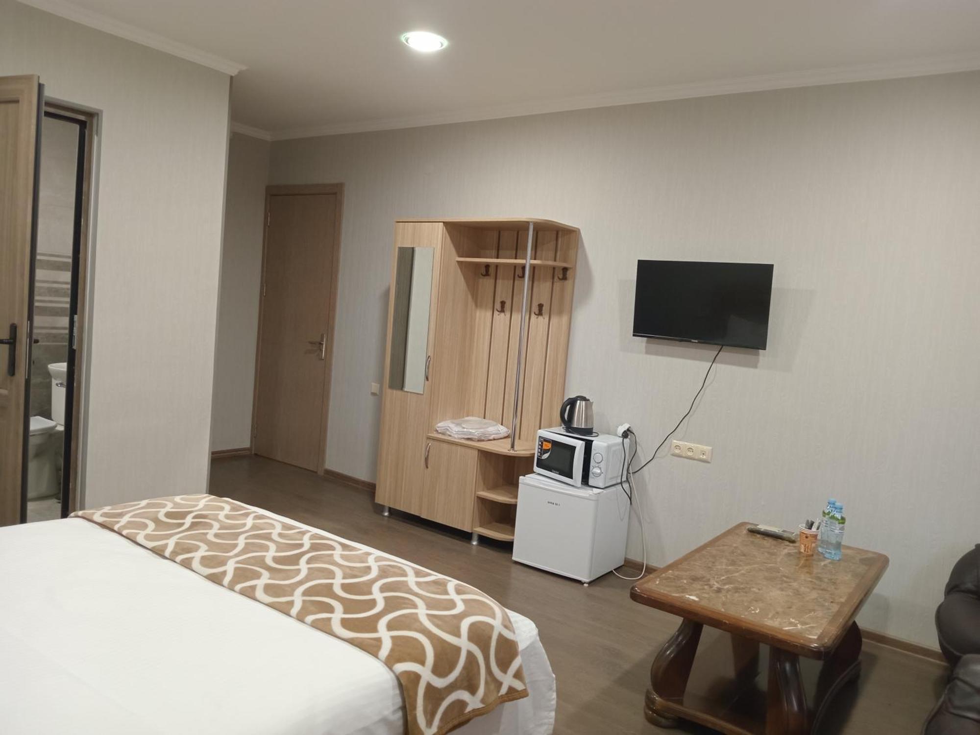 Apart Hotel Georgia Gold Tbilisi Buitenkant foto